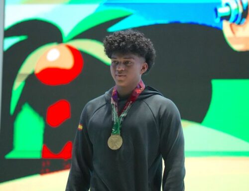 Erik Guadamud conquista el oro mundial en arrancada y dos platas en Colombia
