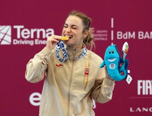 Alba Sánchez conquista el oro en dos tiempos y bate dos récords de España en su estreno en Taranto
