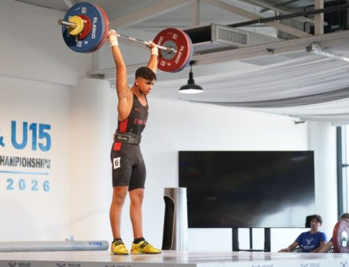Isaac Muñoz lidera su tanda en Pristina y John Sánchez se mete en el Top-10 europeo